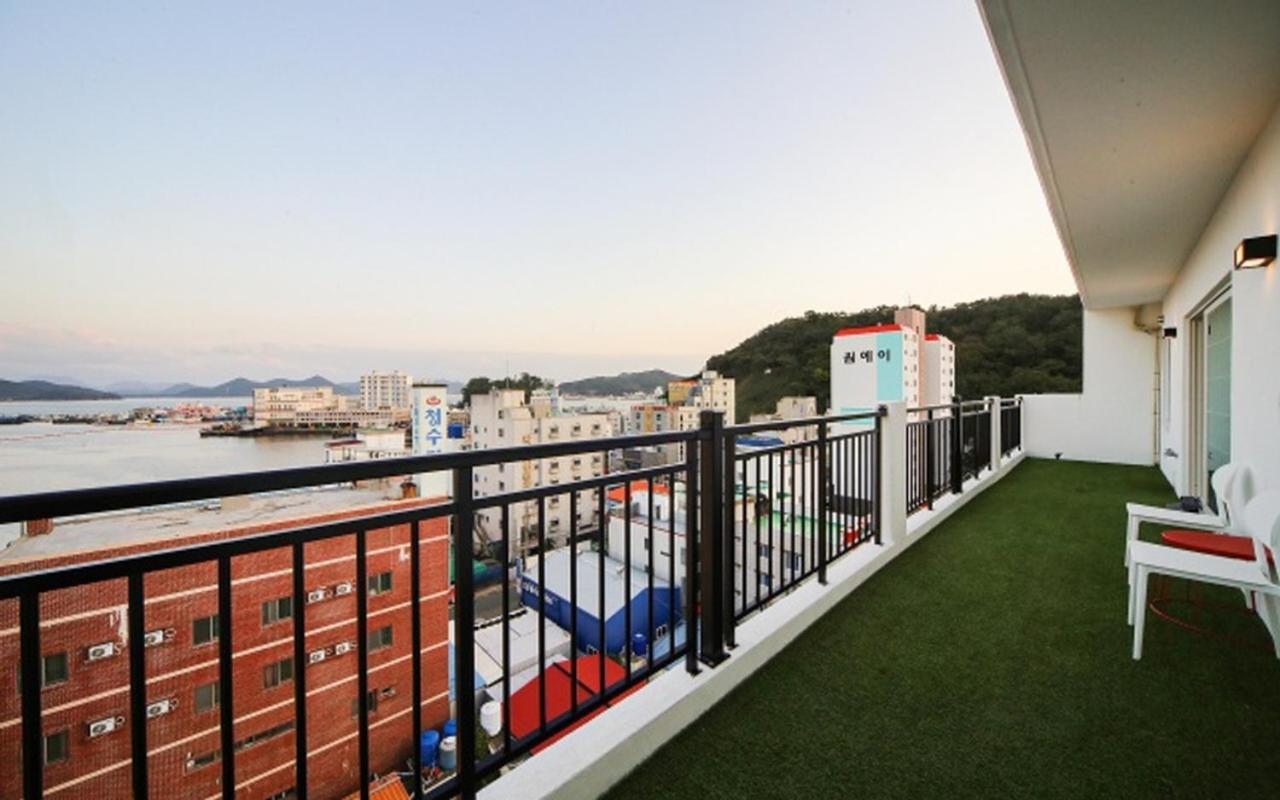 Hotel Pier 48 Tongyeong Exterior photo