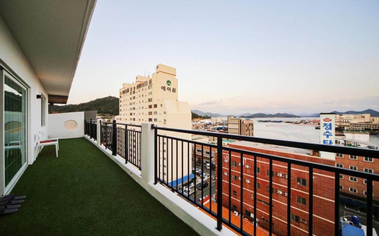 Hotel Pier 48 Tongyeong Exterior photo